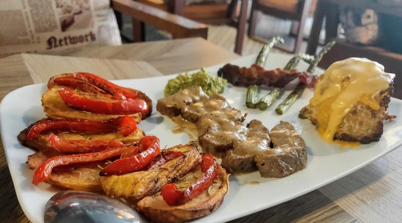 Route 66 Music Restaurant & Hostel Σιέμ Ρέαπ Εξωτερικό φωτογραφία